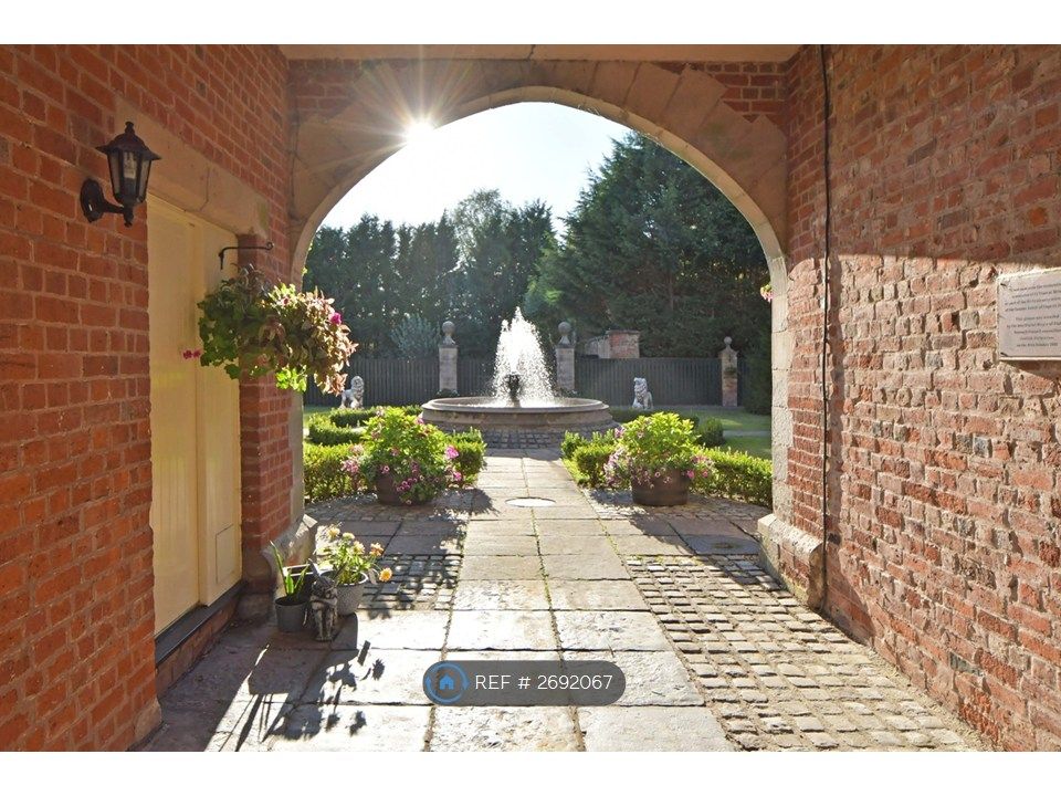 Property photo 1 of 26 Courtyard Entrance