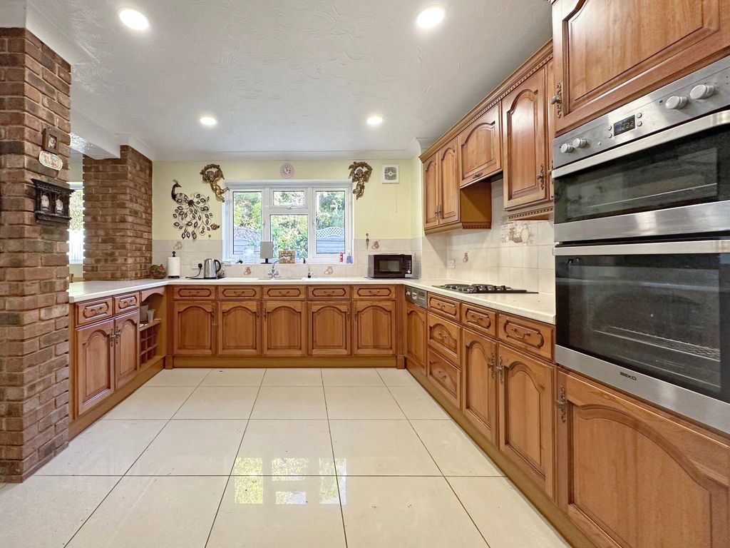 Property photo 3 of 26