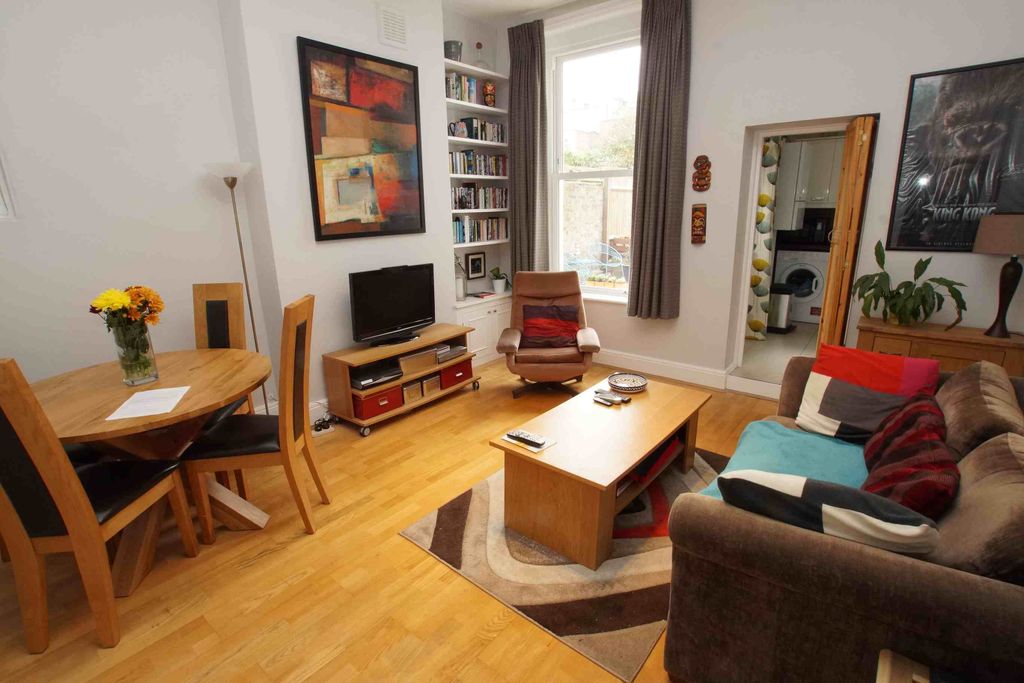 Property photo 1 of 8