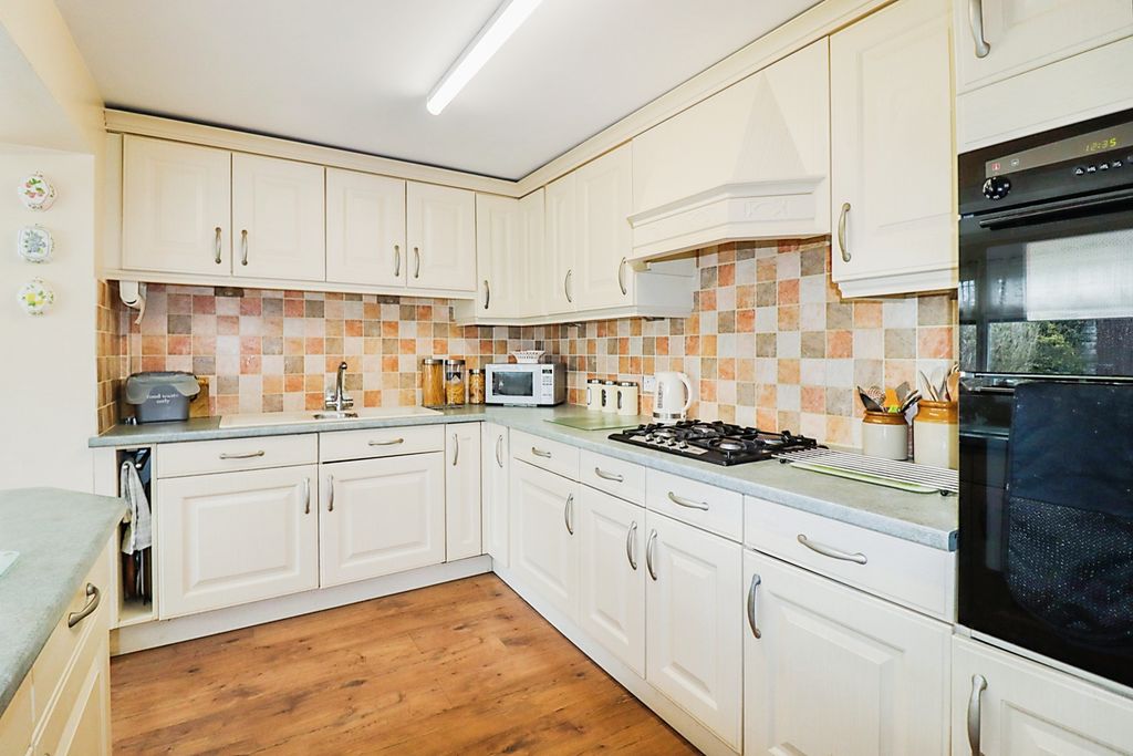 Property photo 3 of 15