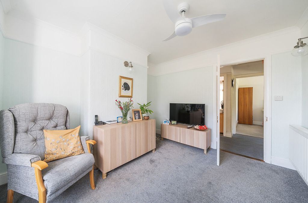 Property photo 3 of 15 17-681E3F00B14B3-...