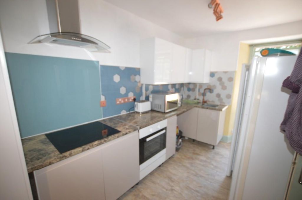 Property photo 3 of 6 Dsc_0006 (Medium).Jpg