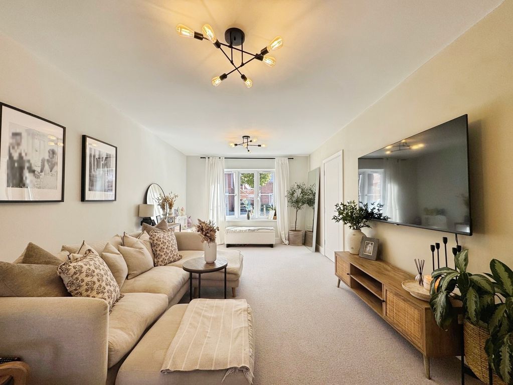 Property photo 2 of 19 Pbox-Img.Jpg