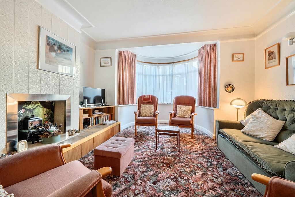Property photo 3 of 13