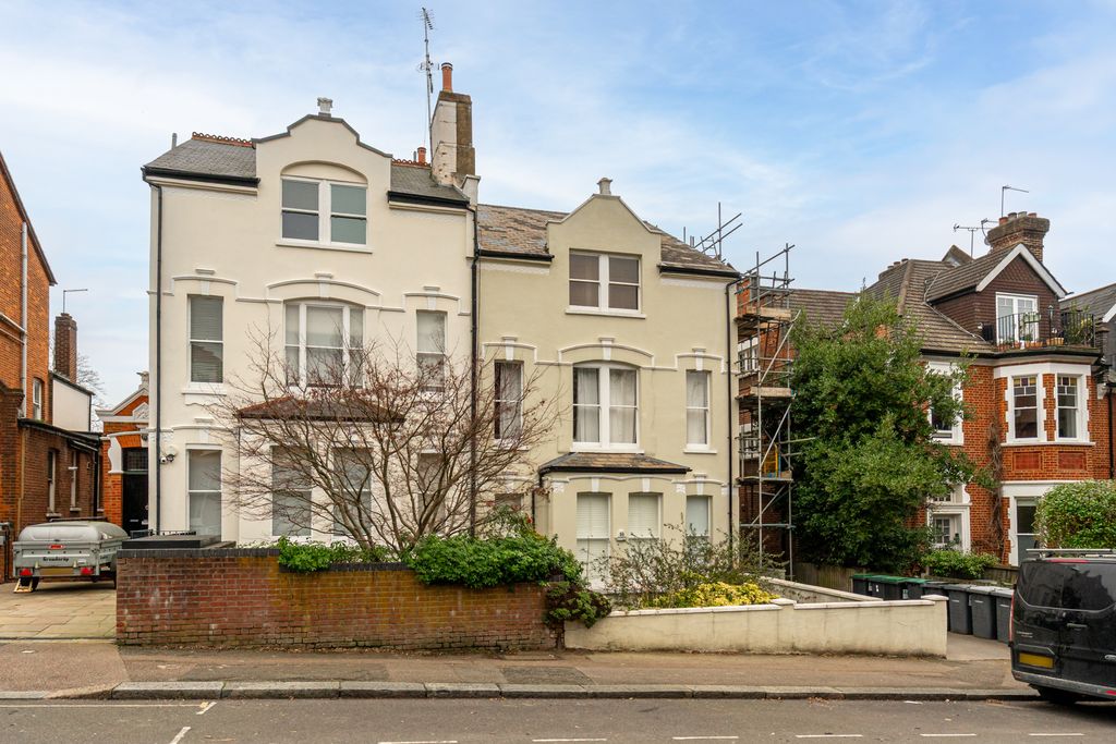 Property photo 3 of 11 Mba07612-Edit