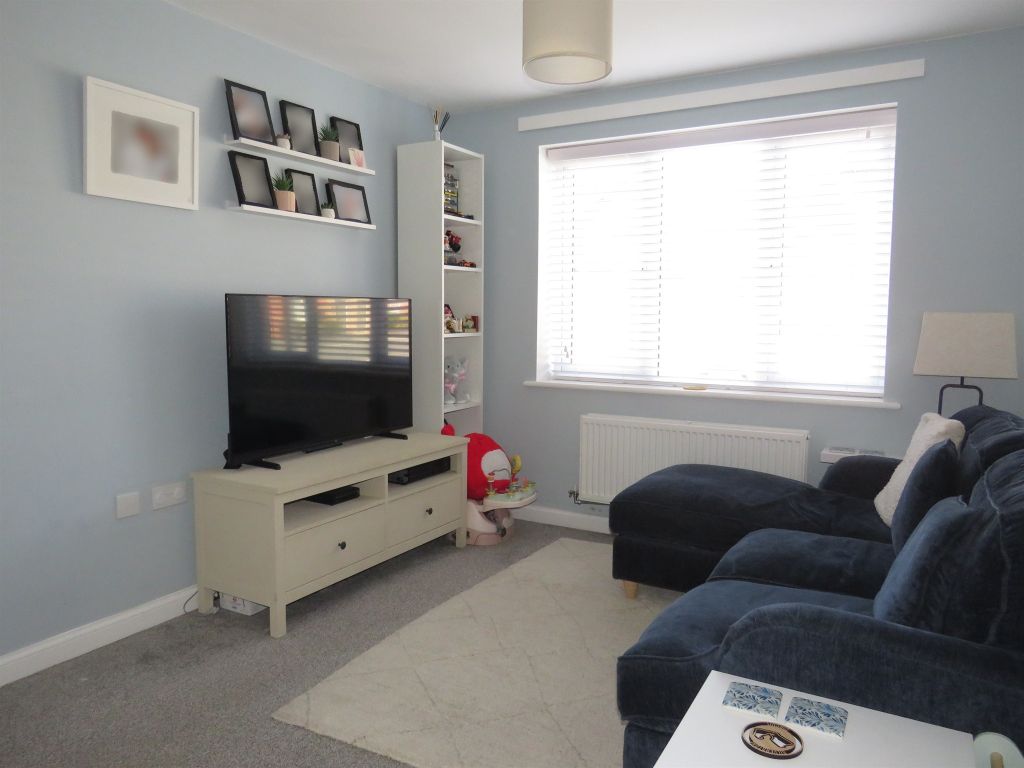 Property photo 2 of 8