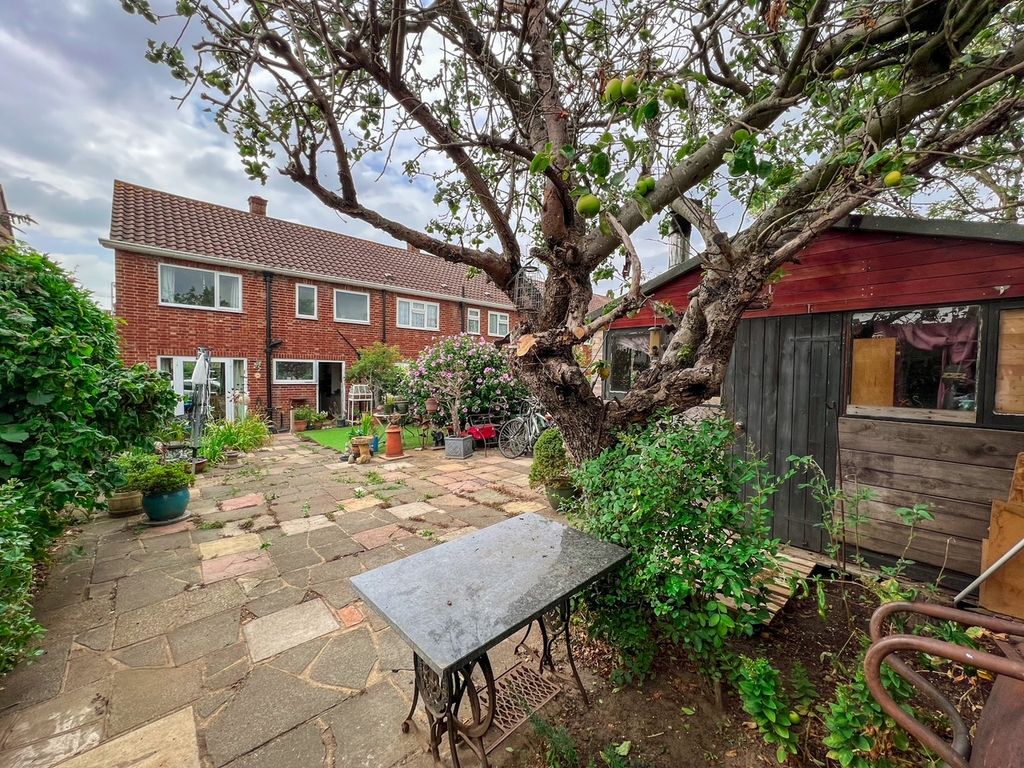 Property photo 2 of 23