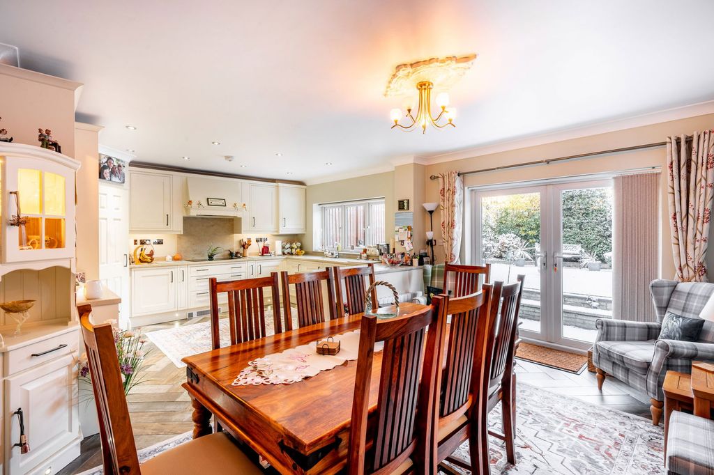 Property photo 3 of 30