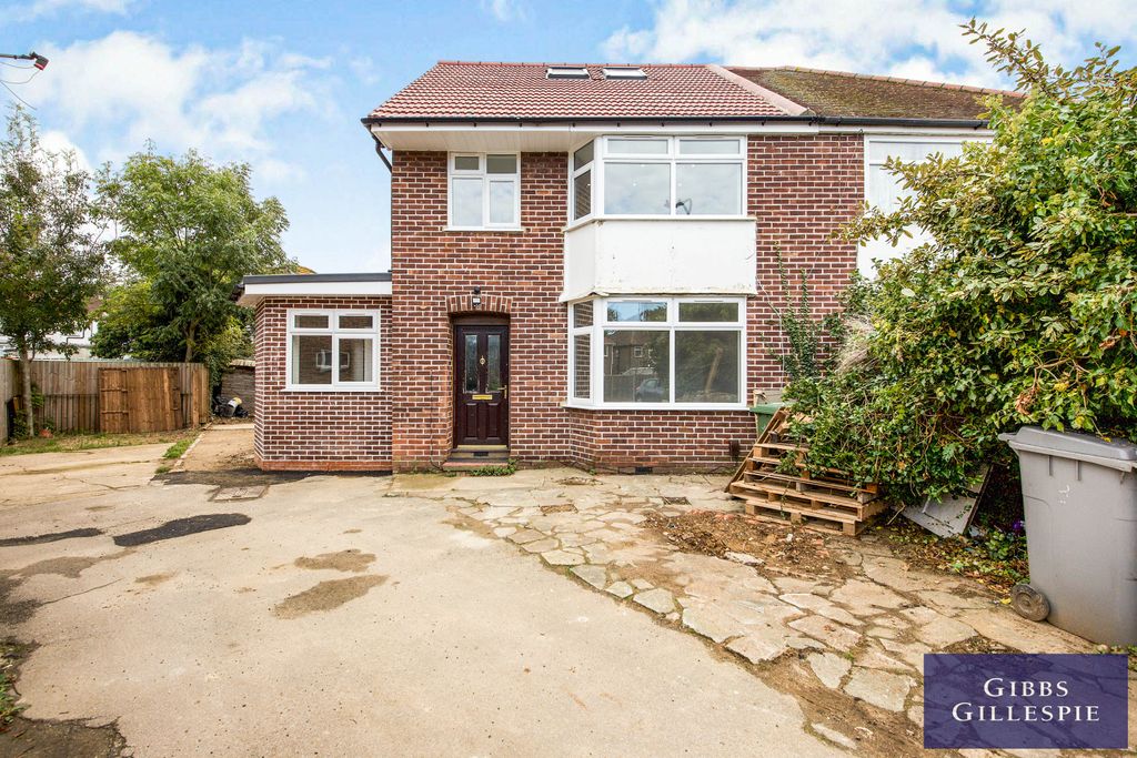 Property photo 2 of 9 2
