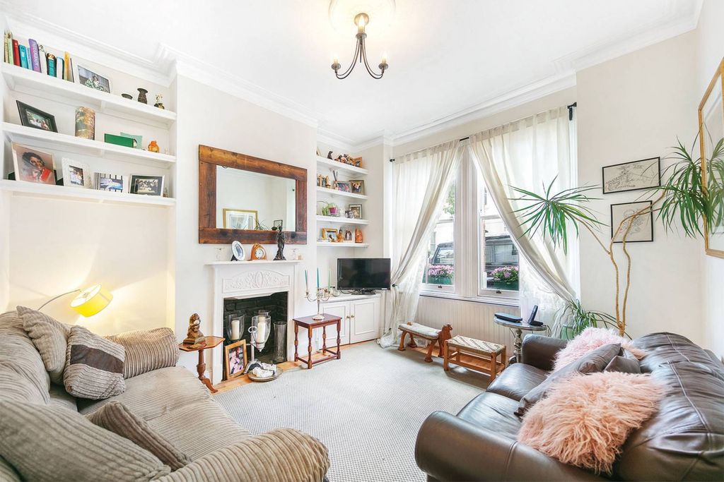Property photo 1 of 11