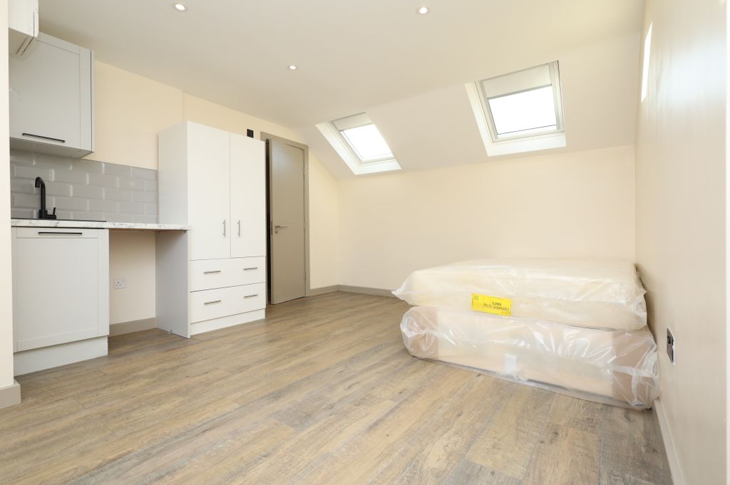 Property photo 1 of 3