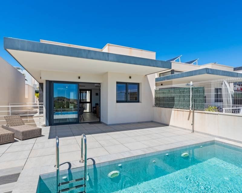 Property photo 1 of 50