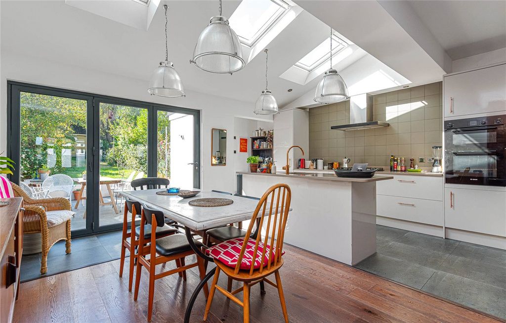 Property photo 3 of 11 Picture No. 05