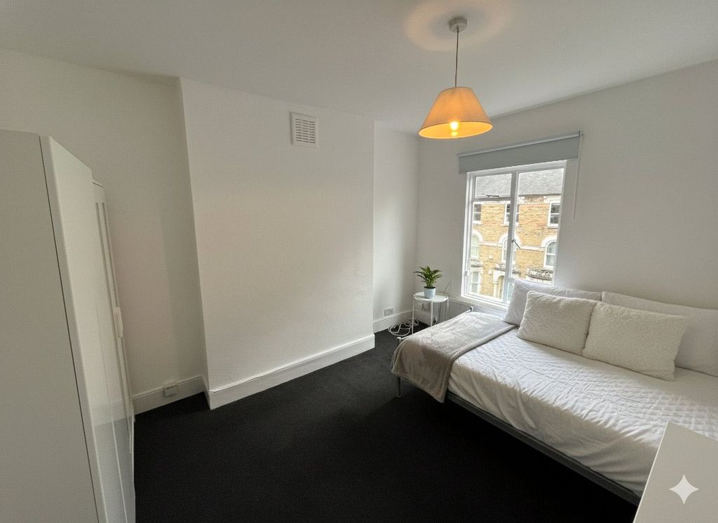 Property photo 2 of 7 Picture No. 13