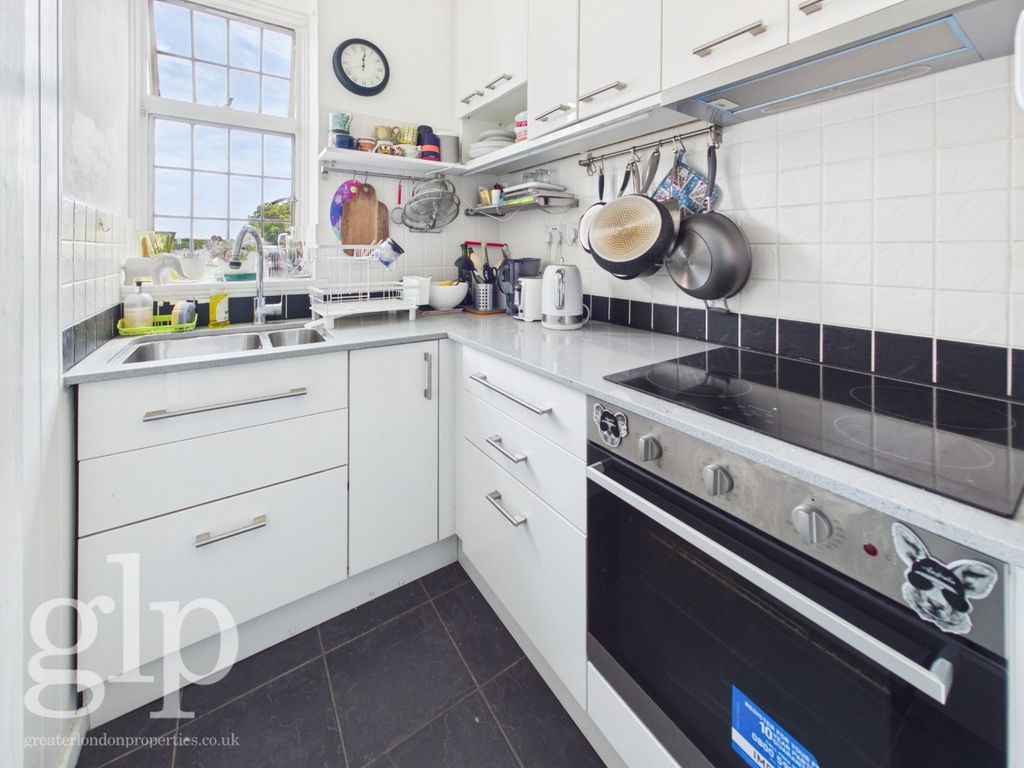 Property photo 2 of 16 5342283
