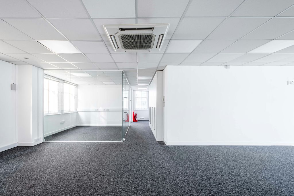 Property photo 3 of 18 Bishopsgate 232 3F  Low Res 15.Jpg
