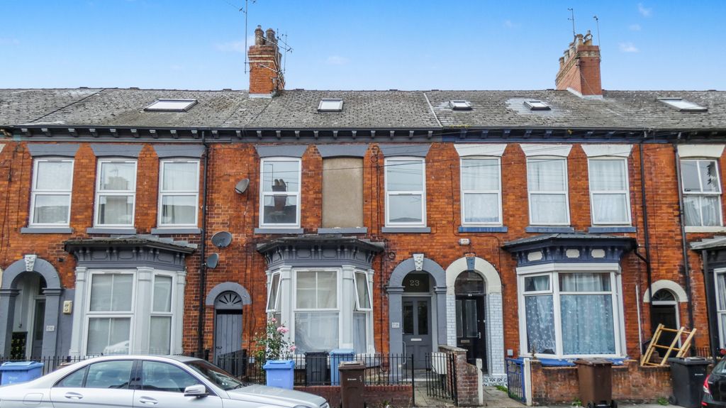 Property photo 1 of 19 Flat 2, 23 Morpeth Street, Springbank, Hull, East Yorkshire, Hu3 1Rg