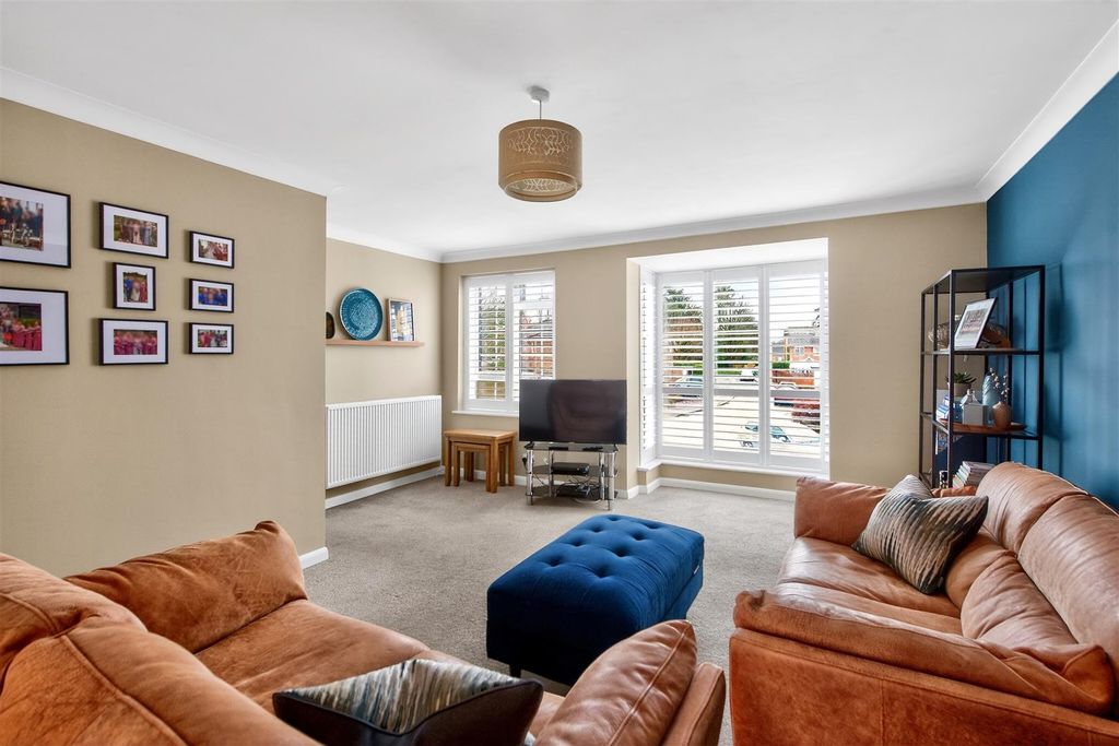 Property photo 2 of 23