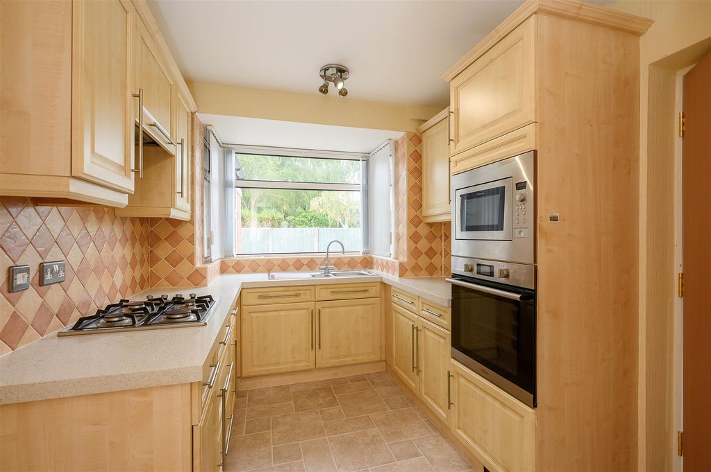 Property photo 2 of 17 Kitchen