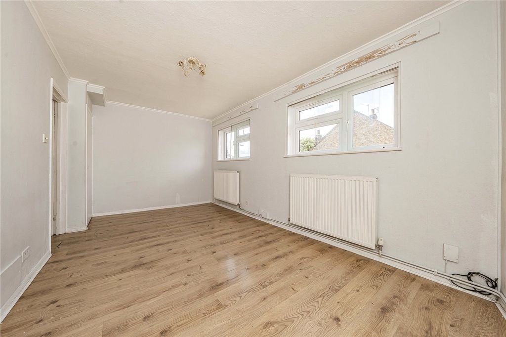 Property photo 3 of 15 Picture No. 02