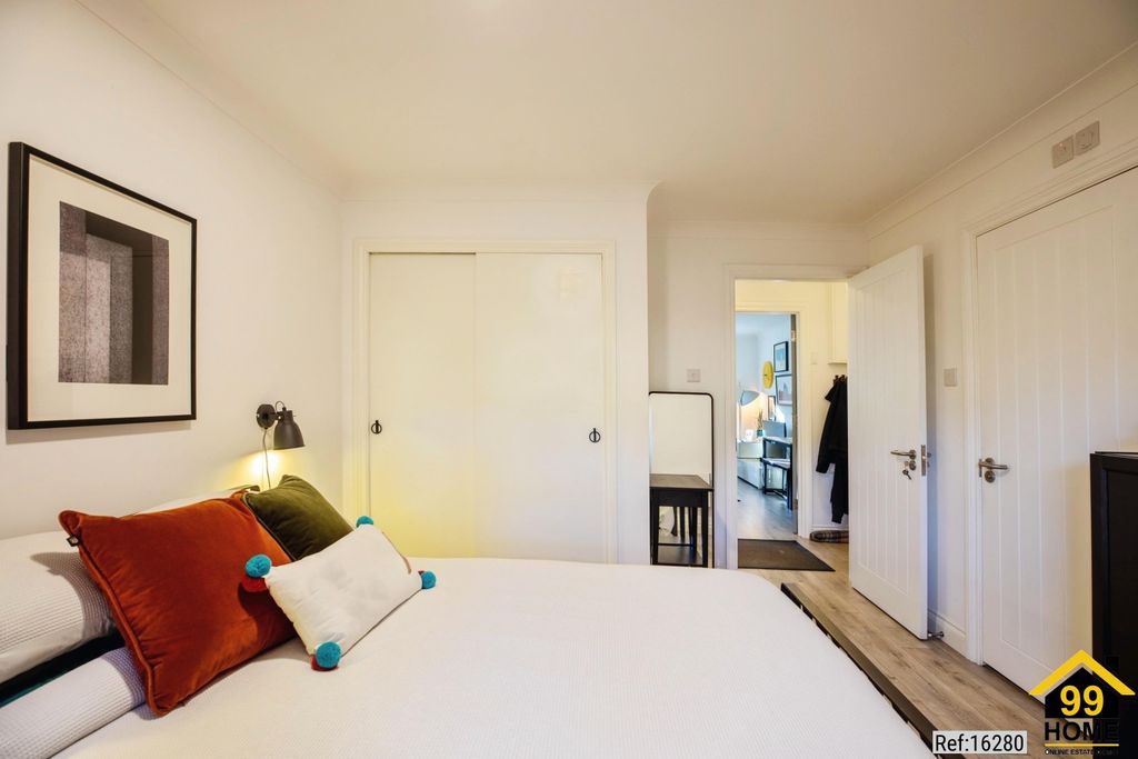 Property photo 3 of 20 Photo 2