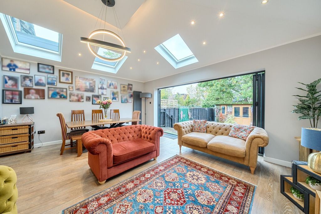 Property photo 3 of 13 Picture No. 02