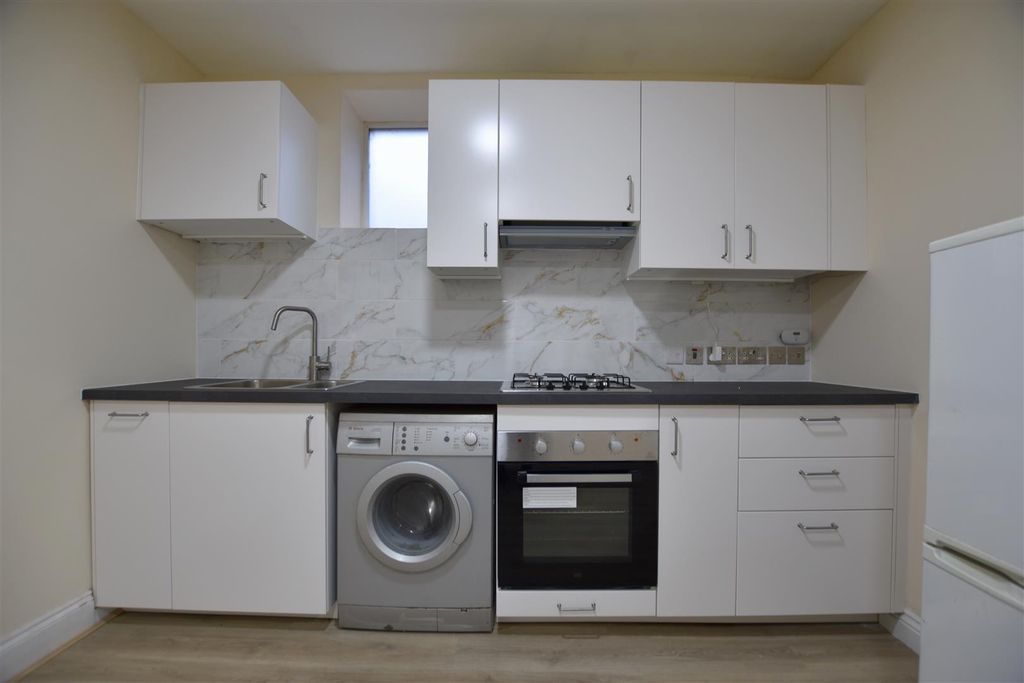 Property photo 2 of 7 Kitchen.Jpg