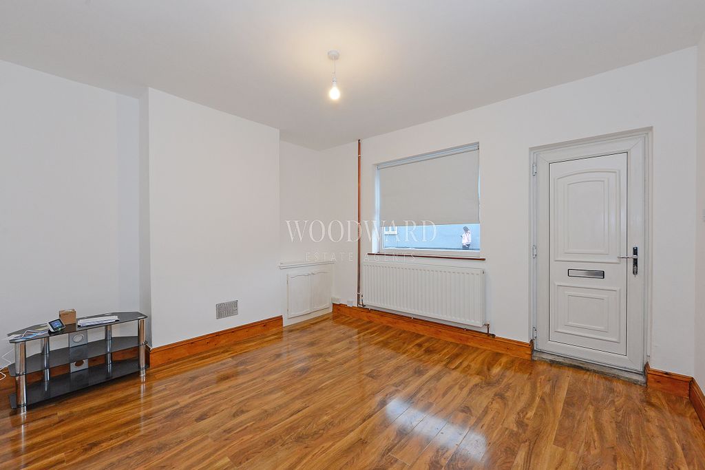 Property photo 2 of 14 Living Room