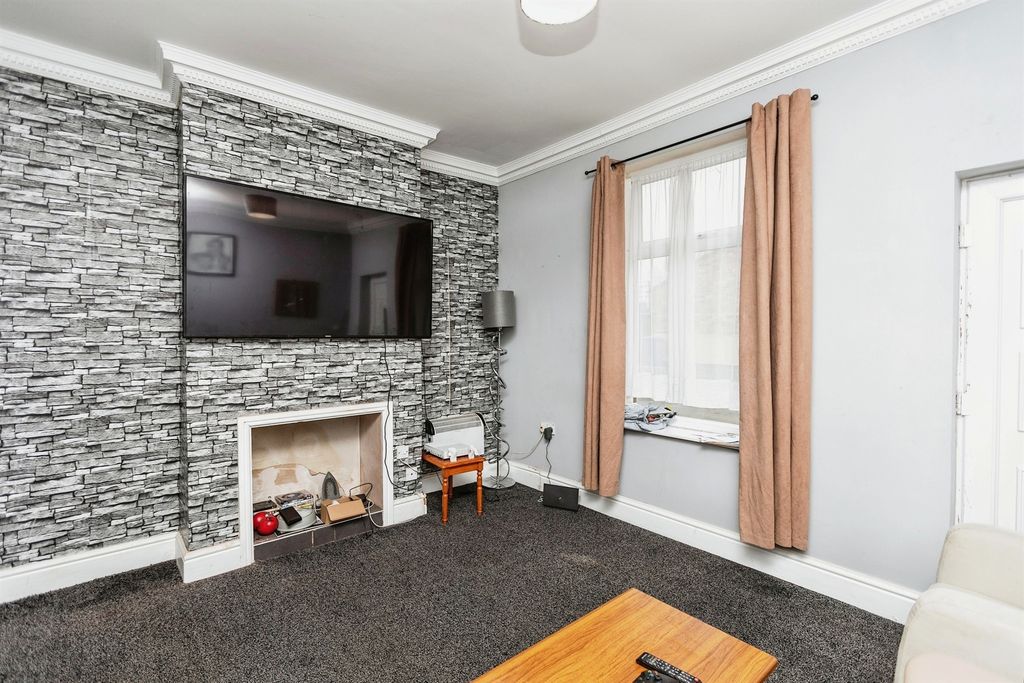 Property photo 2 of 12 Image