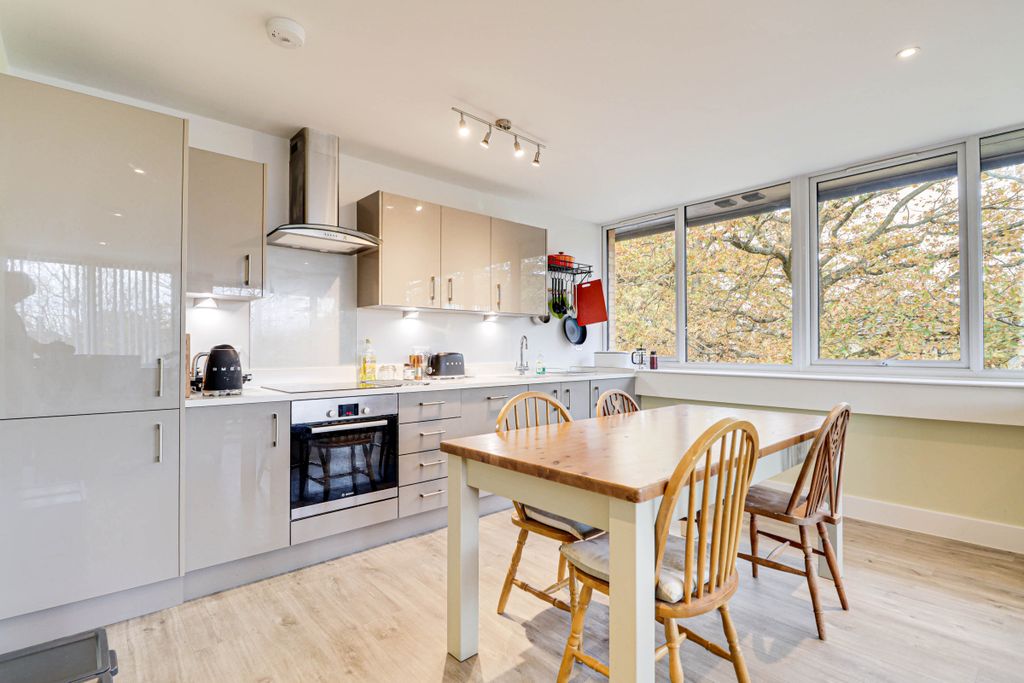 Property photo 3 of 9 Img4510Img4512