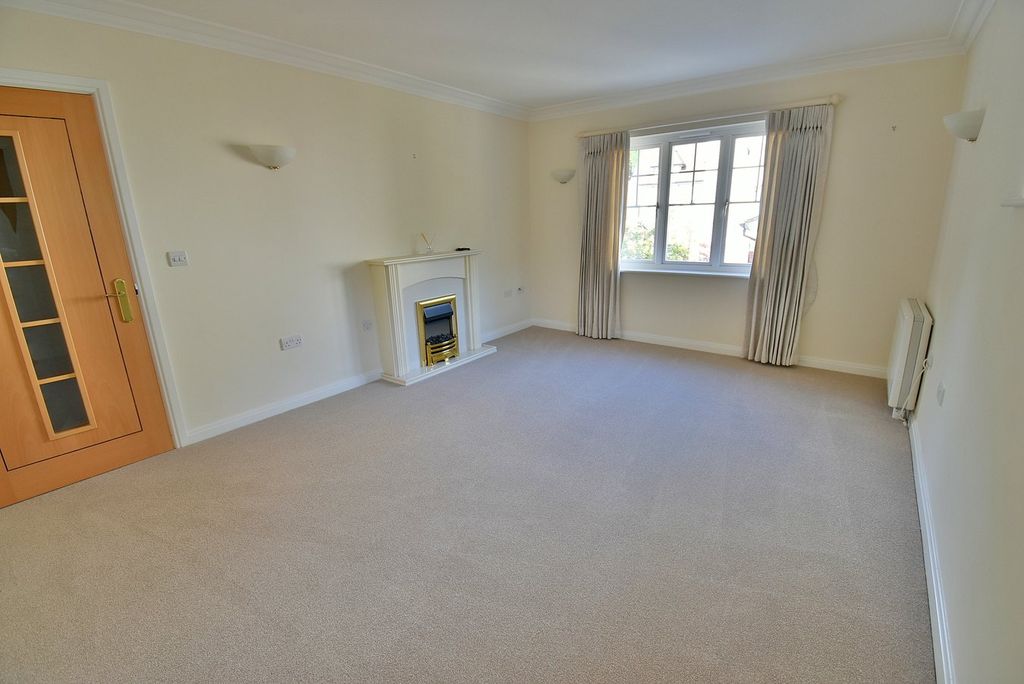 Property photo 2 of 11