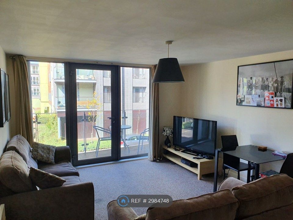 Property photo 1 of 7 Lving Room