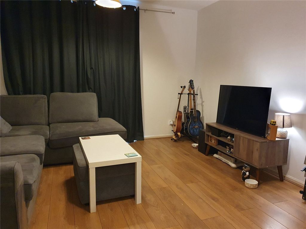 Property photo 2 of 7 Lounge