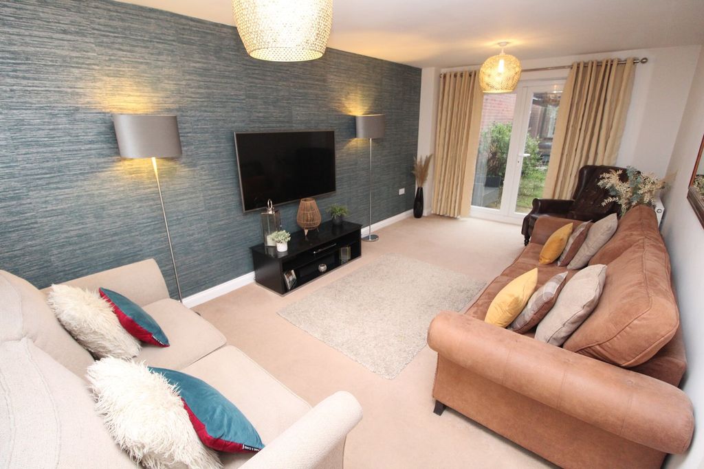 Property photo 3 of 19