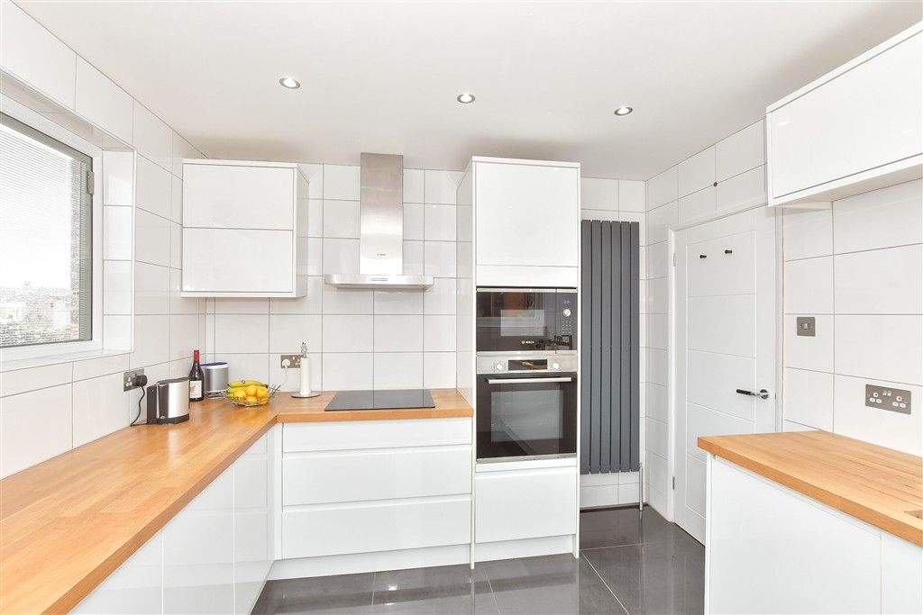 Property photo 1 of 14 Kitchen