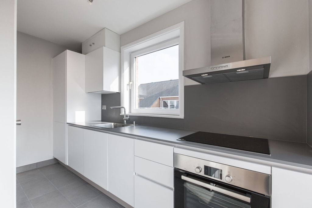 Property photo 3 of 13 Kitchen