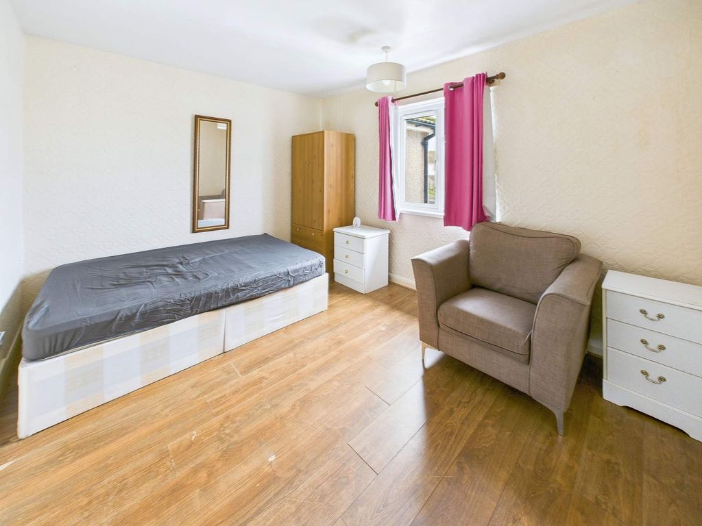 Property photo 2 of 15 Bedroom 1