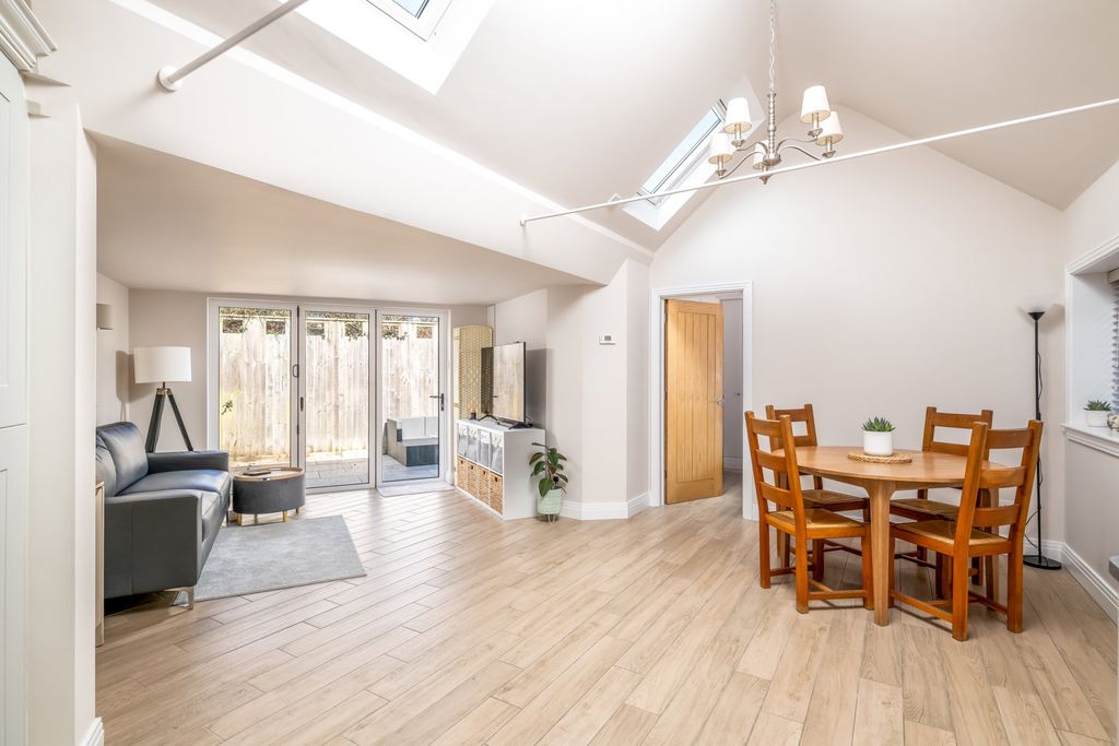 Property photo 3 of 31