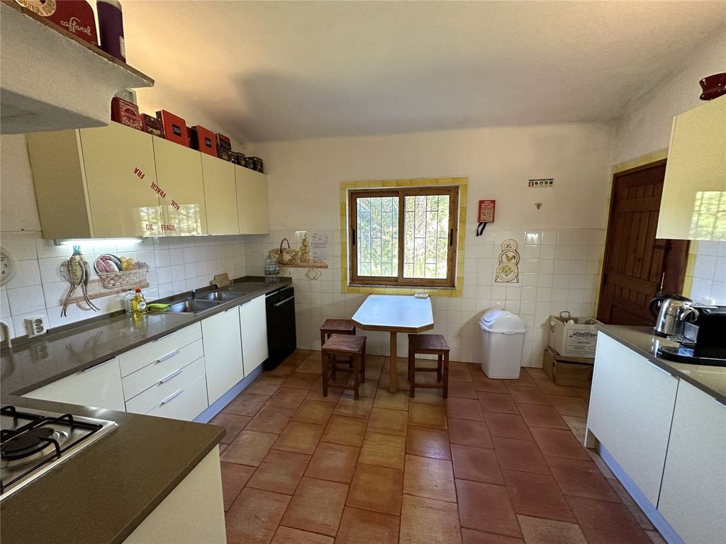 Property photo 3 of 15 Picture No. 06