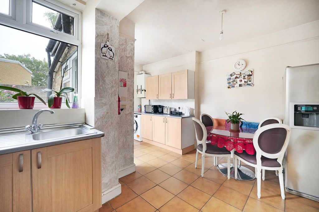 Property photo 2 of 16 A_E04794