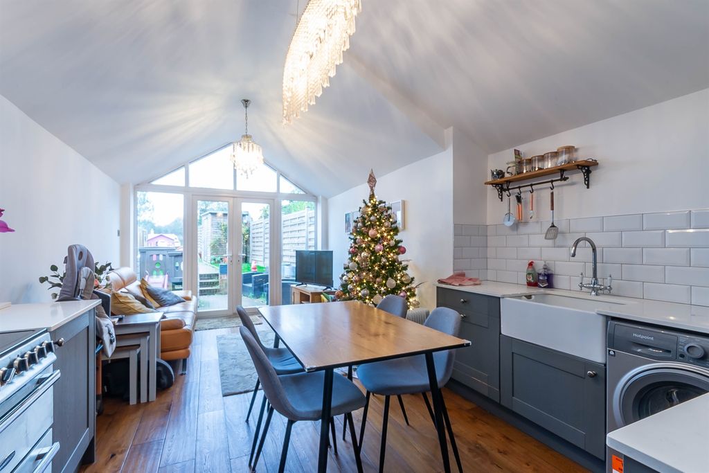 Property photo 3 of 17 Kitchen Area