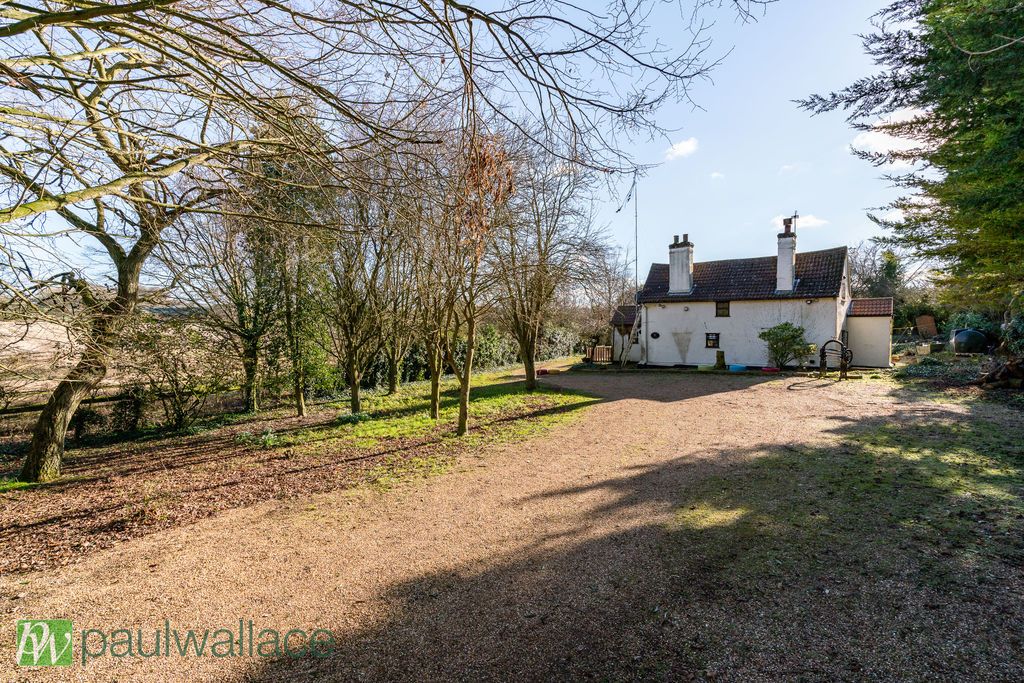 Property photo 2 of 11 Exterior