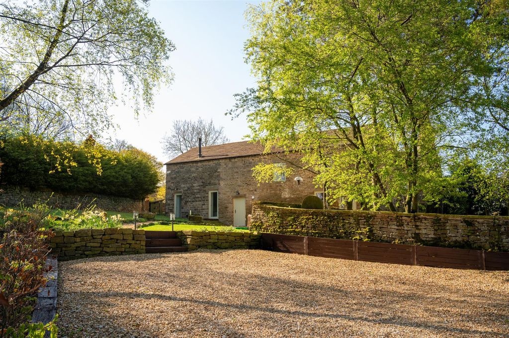 Property photo 1 of 33 Exterior And Gardens