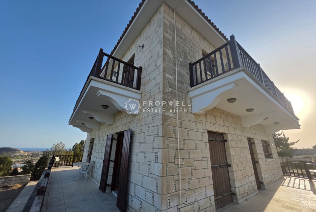 Property photo 3 of 27