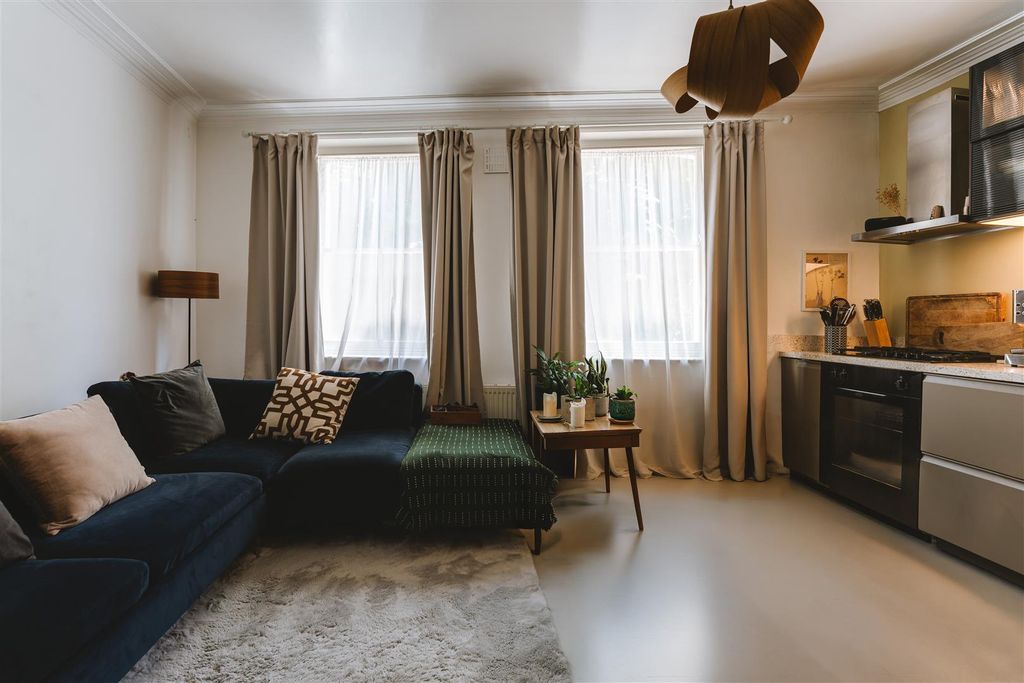 Property photo 1 of 14 Goldsmith Row-5A.Jpg