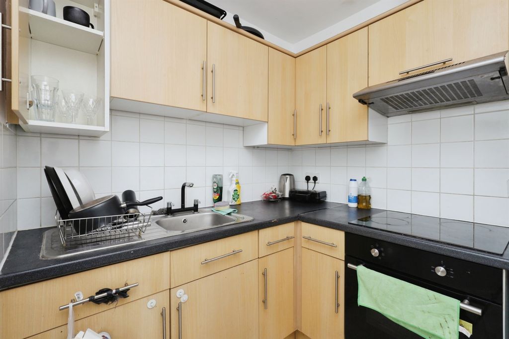 Property photo 2 of 8