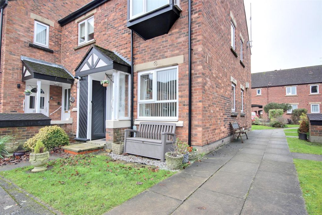 Property photo 2 of 10