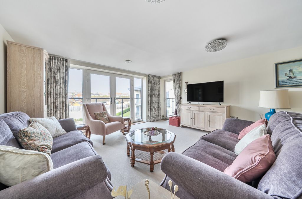 Property photo 2 of 18 2 - 1404169-11-6978B3...