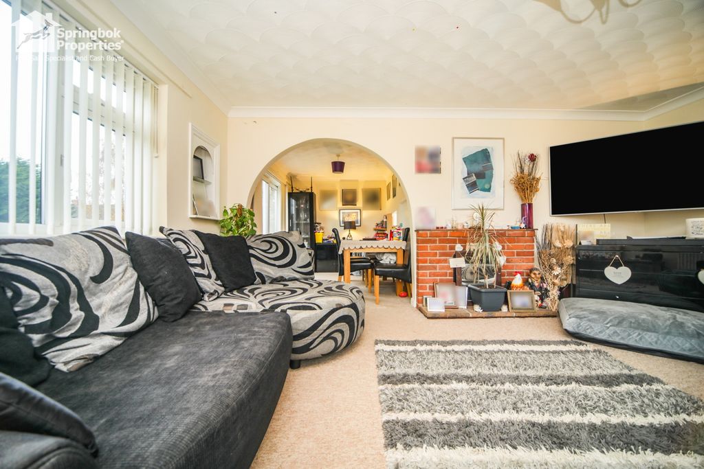 Property photo 3 of 18 Image 2