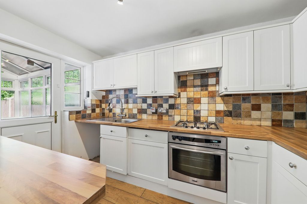 Property photo 2 of 21